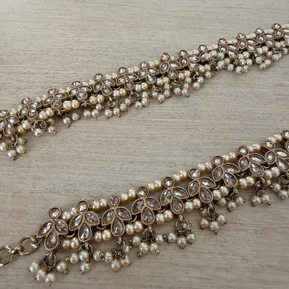 Elegant Gold-Bronzed and Pearl Floral Anklet Set